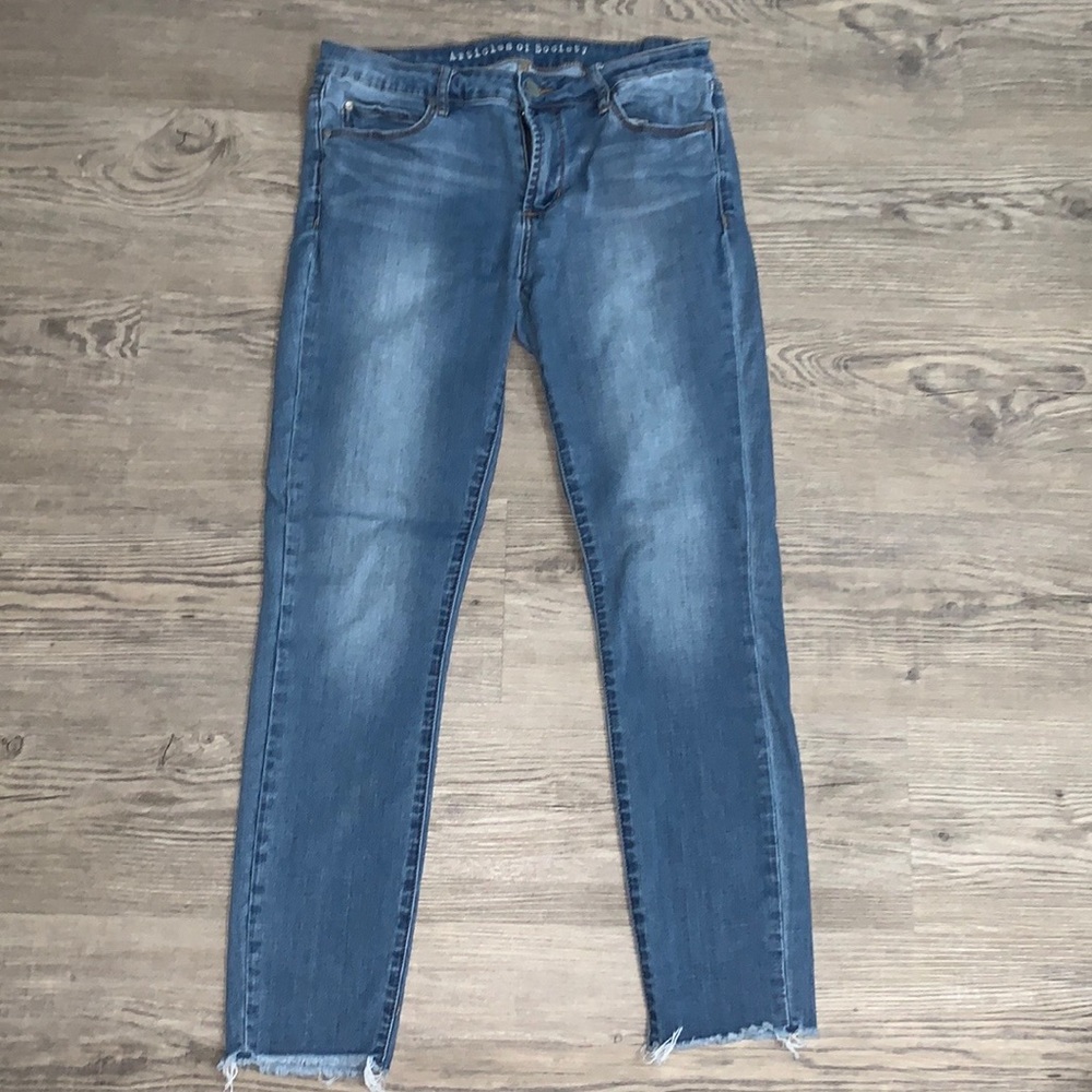 Light wash skinny jeans